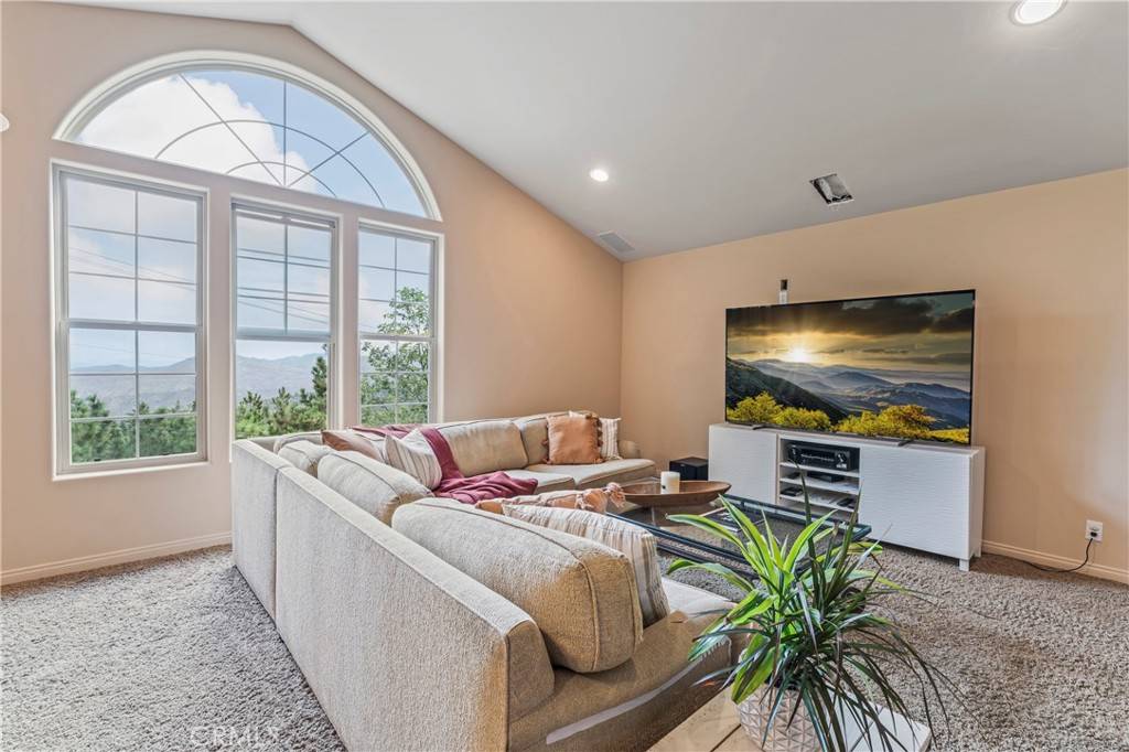 Lake Arrowhead, CA 92352,1276 Kodiak DR