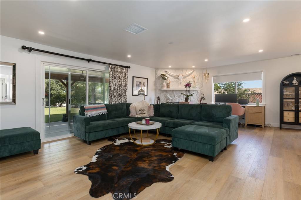 Ramona, CA 92065,815 6th ST