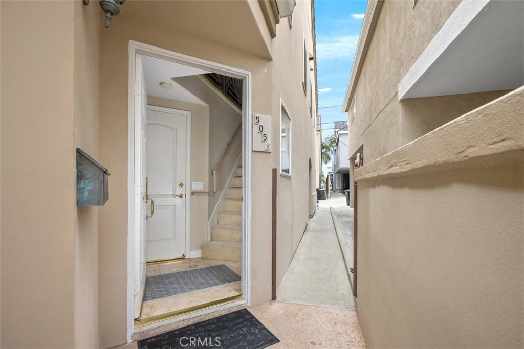 Corona Del Mar, CA 92625,505 1/2 Marigold AVE