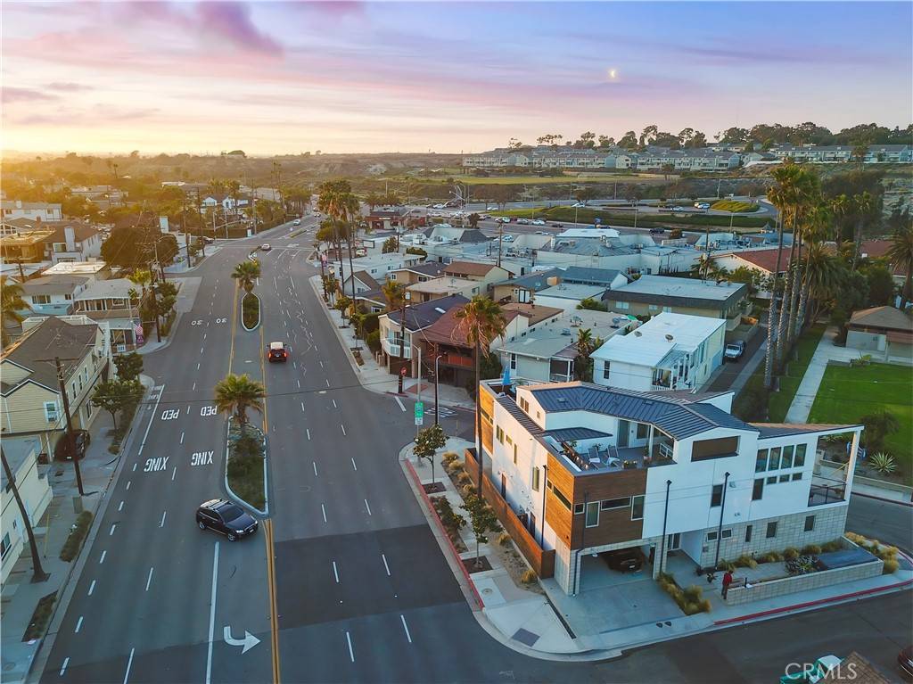 Newport Beach, CA 92663,4405 Channel PL