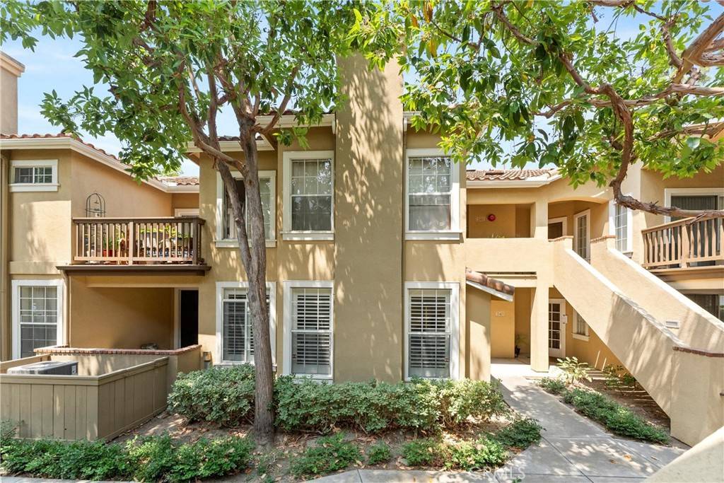 Tustin, CA 92782,239 Gallery WAY