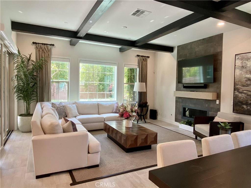 Irvine, CA 92618,94 Swift