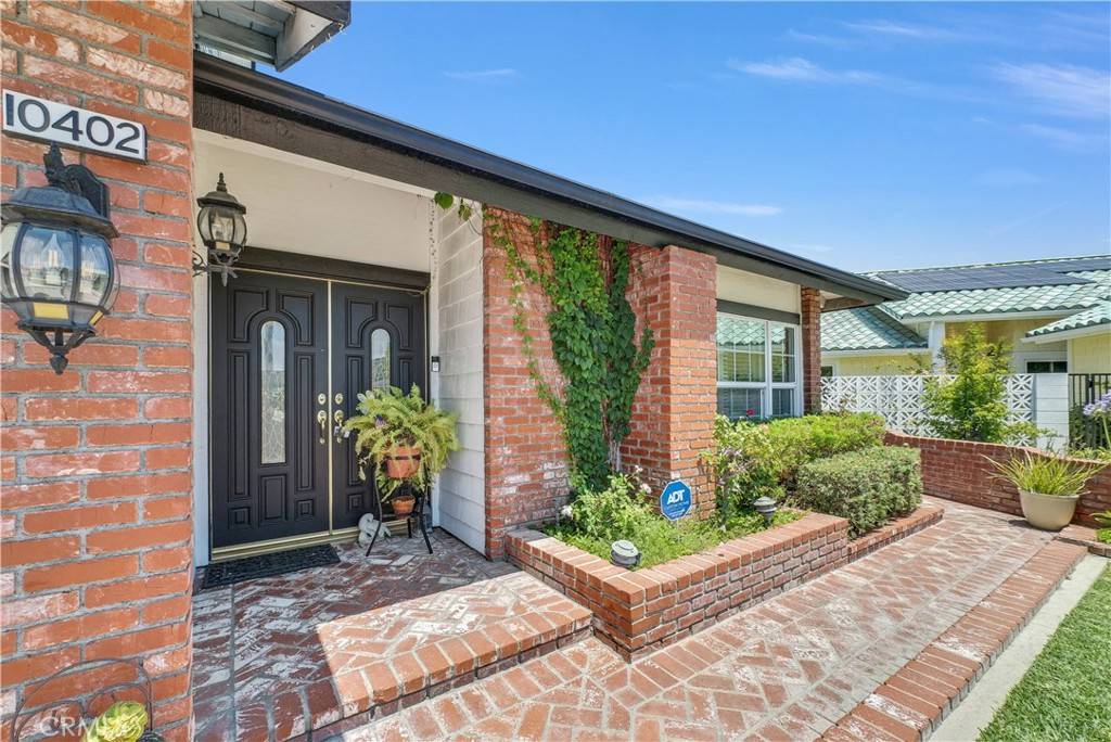 Los Alamitos, CA 90720,10402 El Dorado WAY