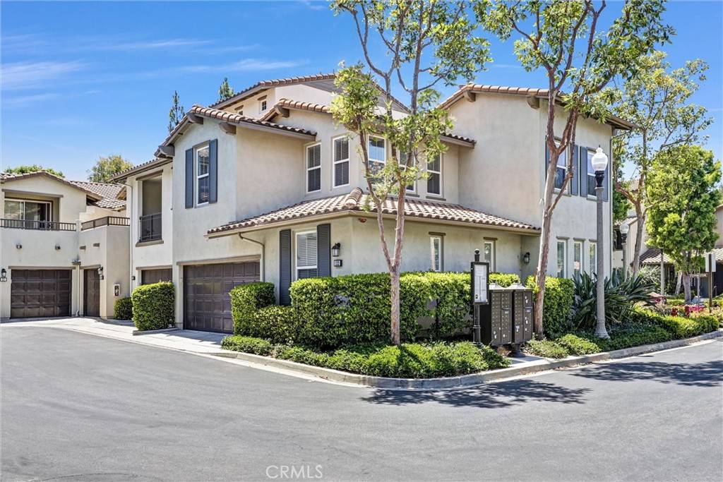 Irvine, CA 92603,122 Stepping Stone