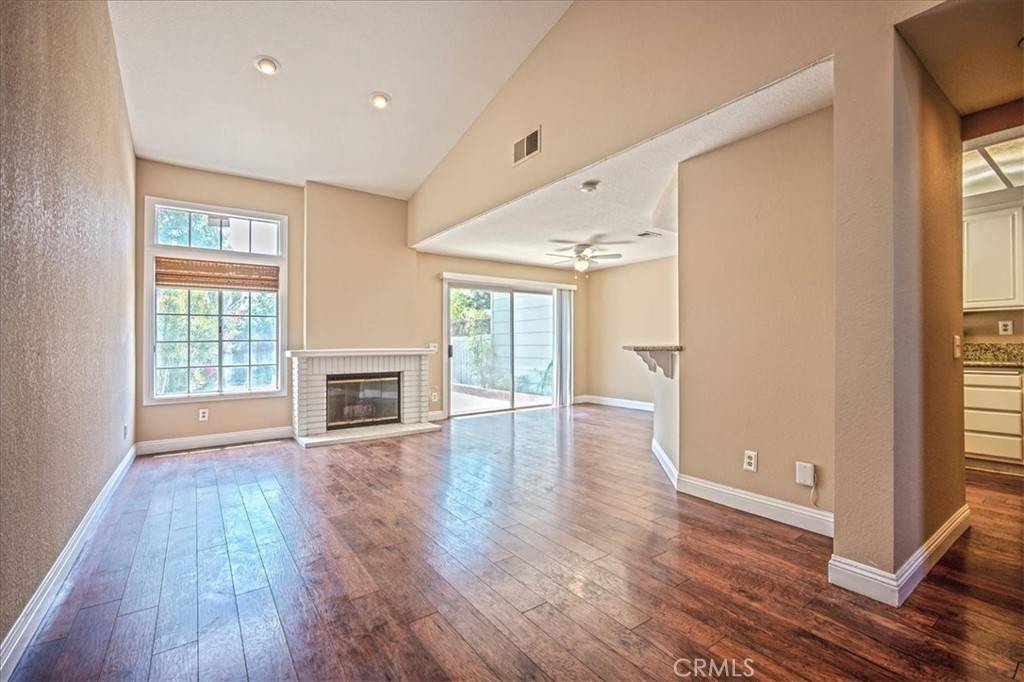 Tustin, CA 92782,13512 Pecan LN #73