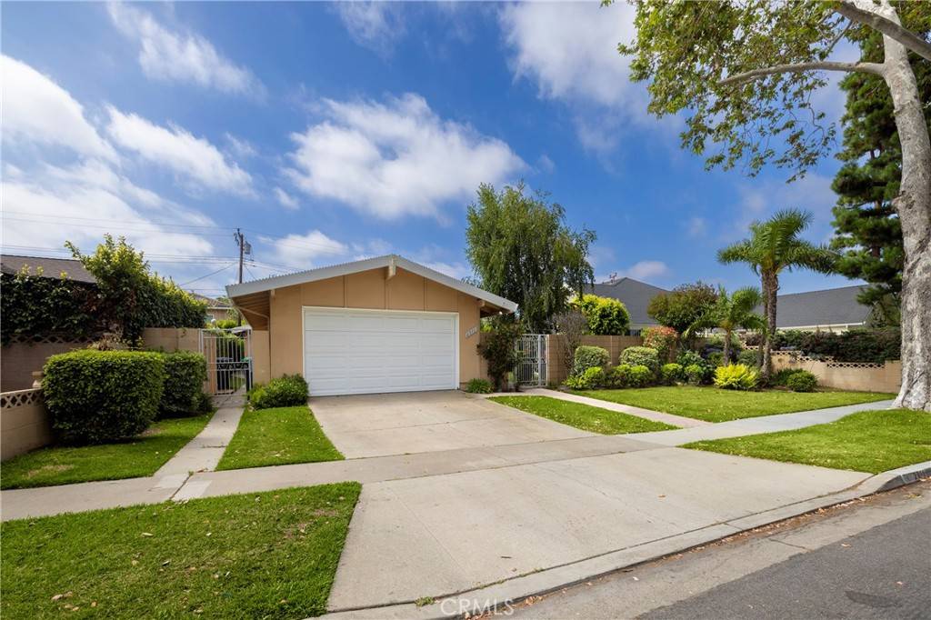 Rossmoor, CA 90720,2911 Walker Lee DR