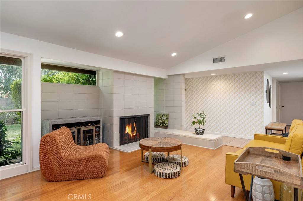 Rossmoor, CA 90720,2911 Walker Lee DR
