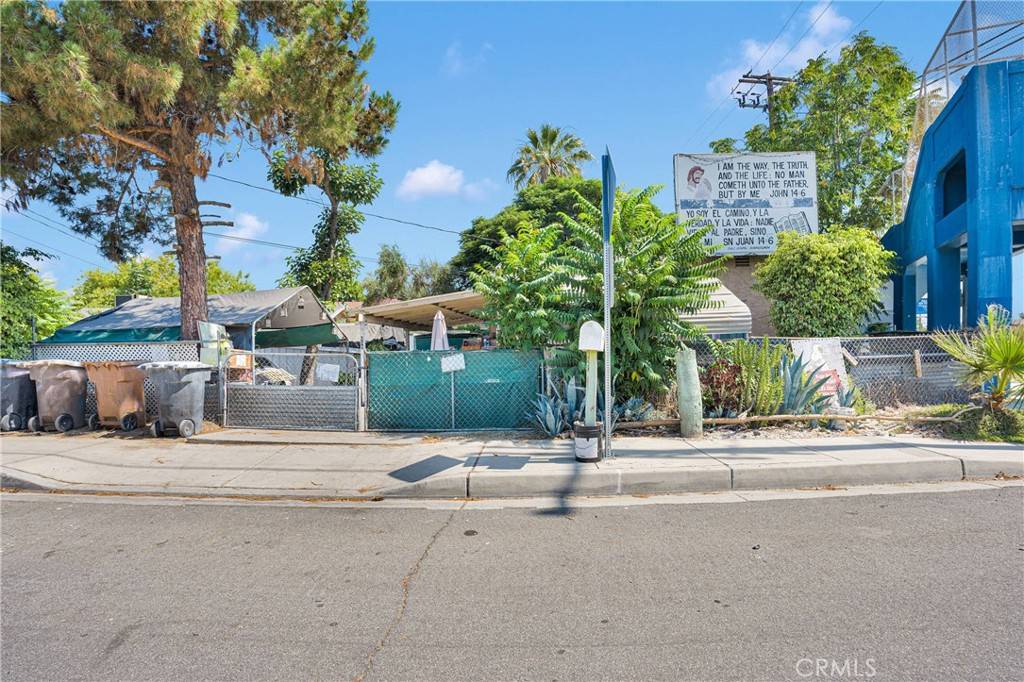 Colton, CA 92324,659 S 7th ST