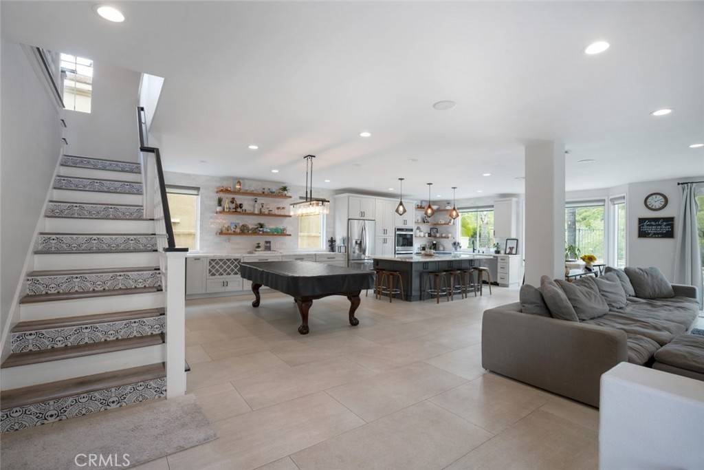 Lake Forest, CA 92610,36 Blanco