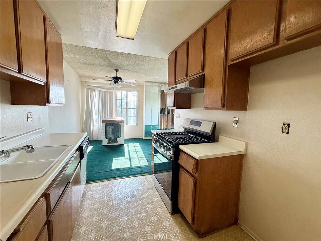 Long Beach, CA 90813,1566 Pine AVE #202A