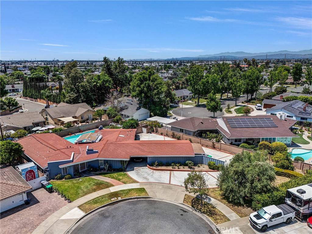 Orange, CA 92867,994 N Cleveland ST