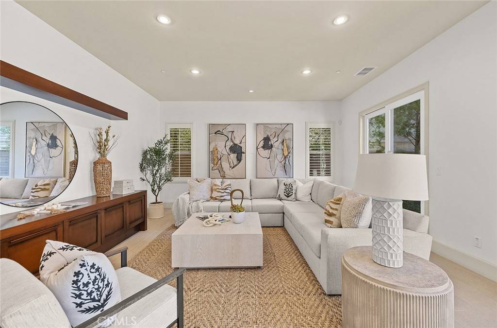 Irvine, CA 92618,54 Harrison