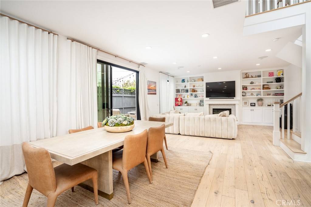 Costa Mesa, CA 92627,2077 Tablelands WAY