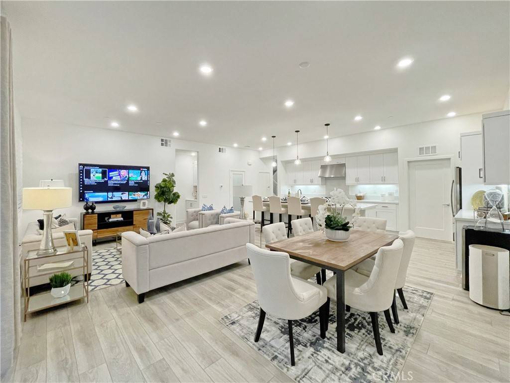 Tustin, CA 92782,407 Transport