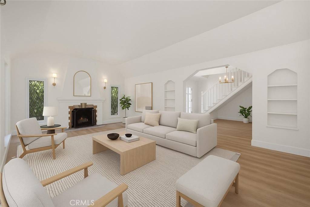 Santa Ana, CA 92706,2404 N Poinsettia