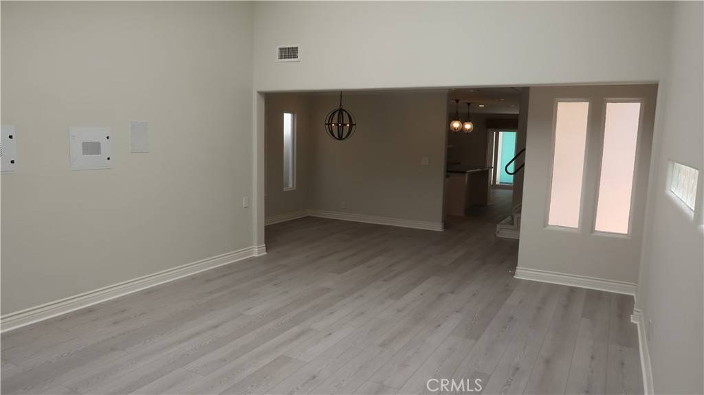 Huntington Beach, CA 92648,322 12th ST