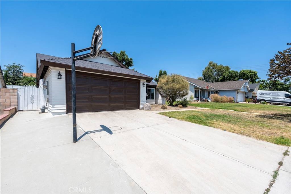 Ontario, CA 91761,1187 E Deerfield ST
