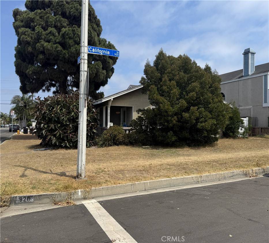 Huntington Beach, CA 92648,920 California ST