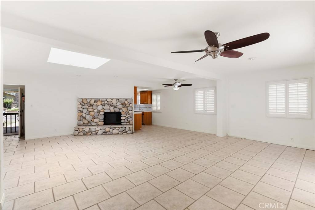 Huntington Beach, CA 92648,1841 Lake ST