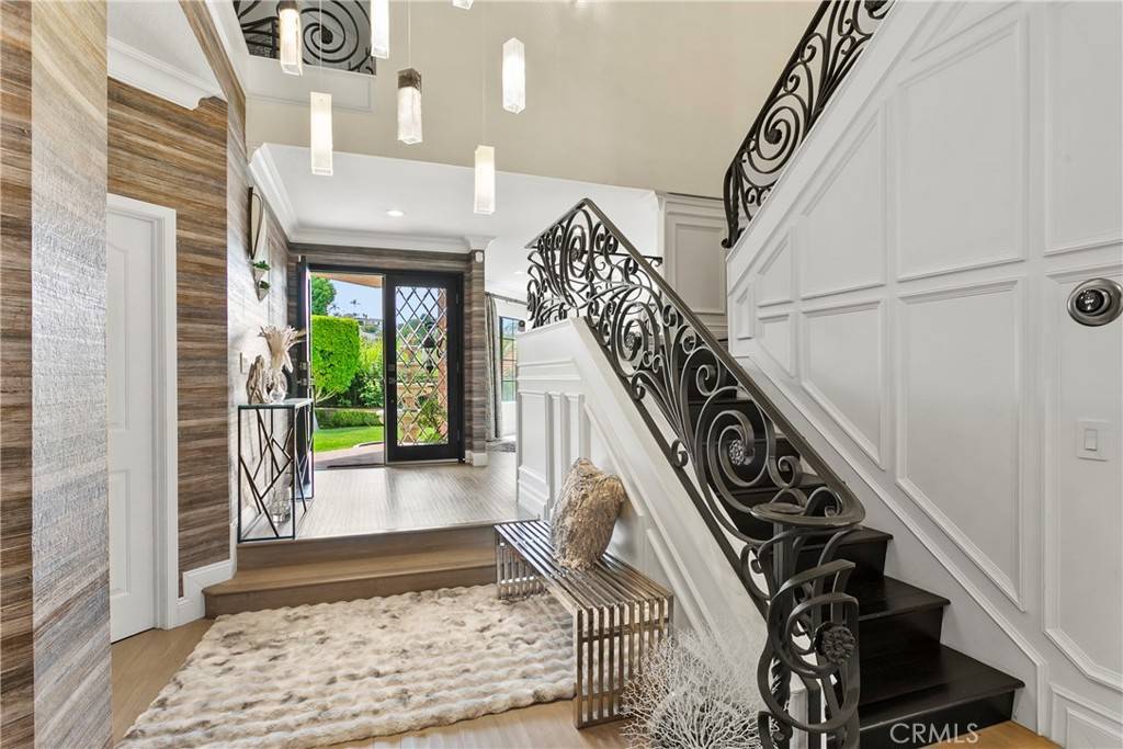 Laguna Hills, CA 92653,26431 Las Alturas AVE