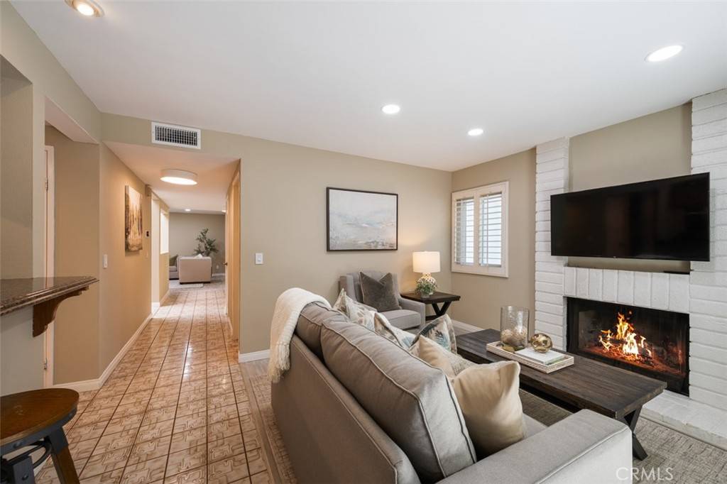 Huntington Beach, CA 92648,18156 Sharon LN