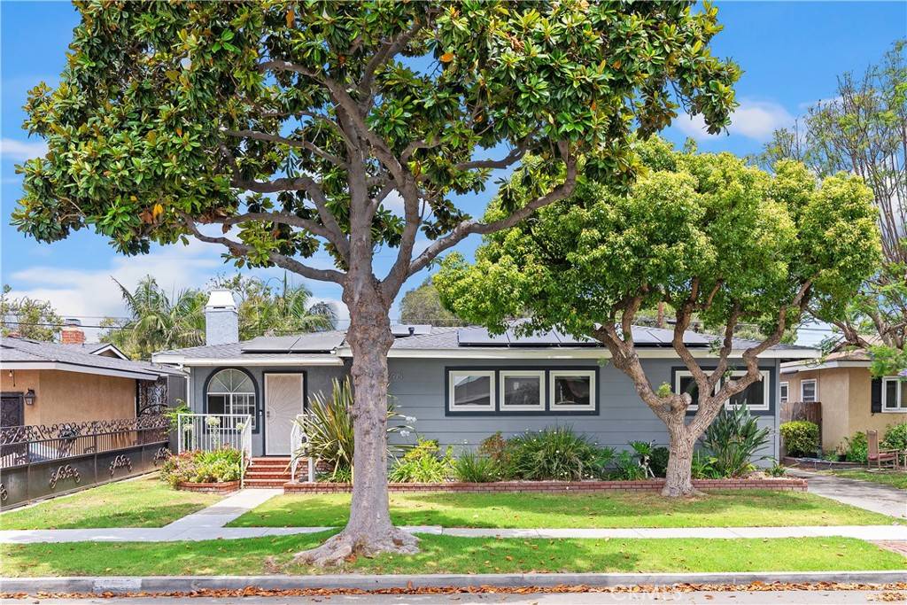 Long Beach, CA 90815,6915 E Fairbrook ST