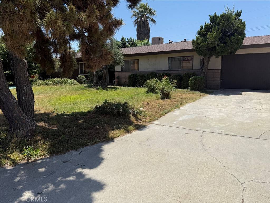 Rialto, CA 92377,5874 Olive AVE