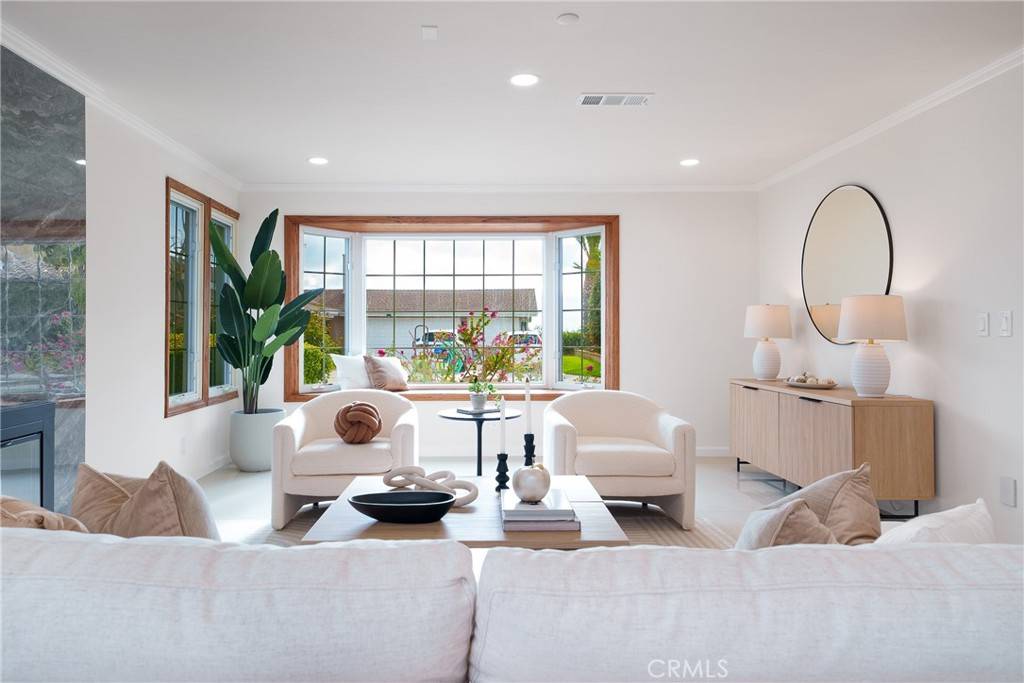 San Clemente, CA 92673,3823 Via Manzana