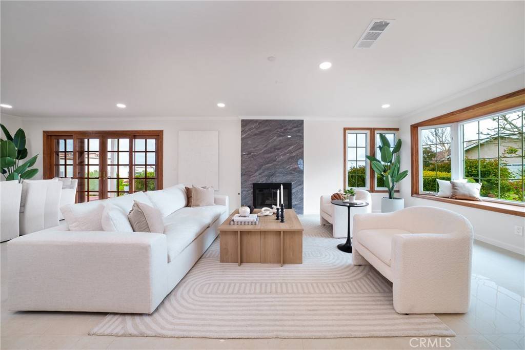 San Clemente, CA 92673,3823 Via Manzana