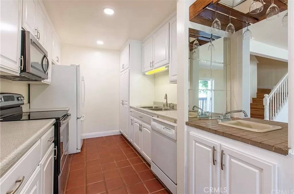 San Pedro, CA 90732,332 S Miraleste Dr #229