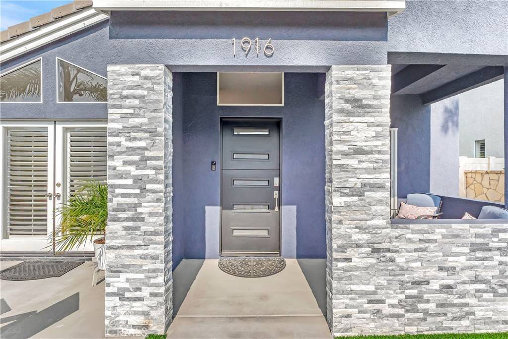Huntington Beach, CA 92648,1916 Pine ST
