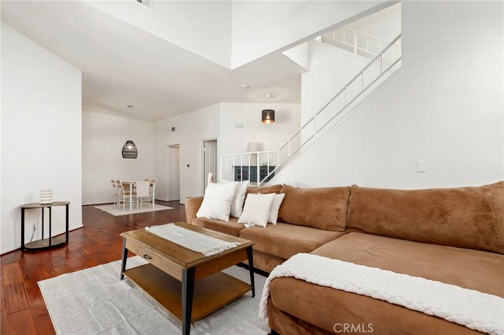Laguna Hills, CA 92653,24417 Hillsdale AVE #5