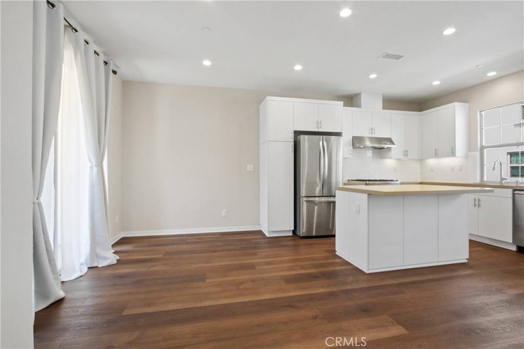 Irvine, CA 92618,197 Elkhorn