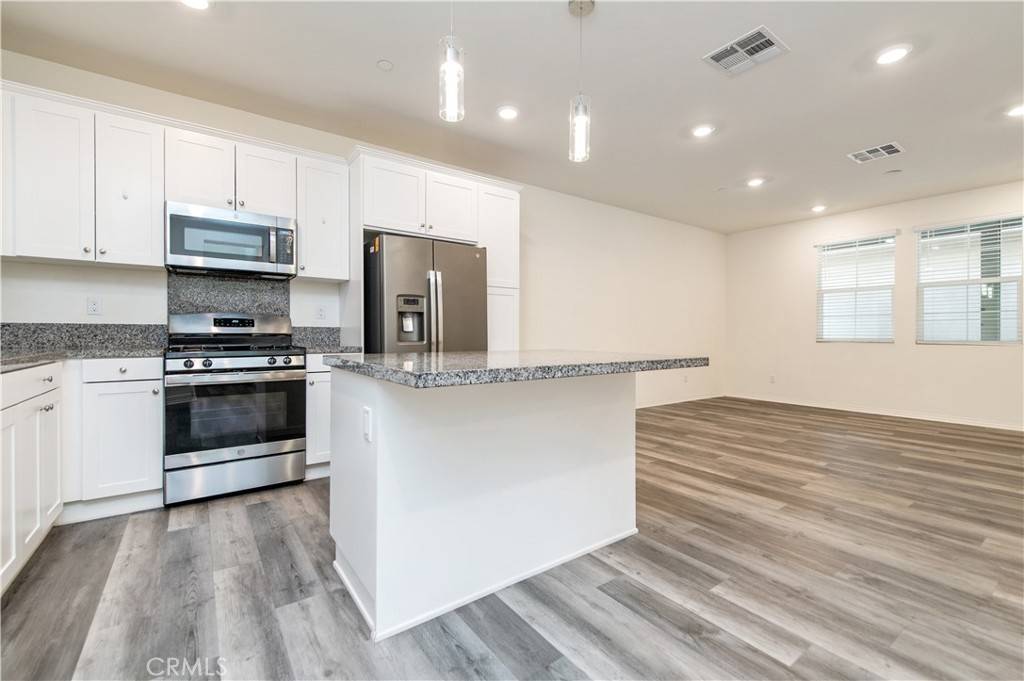 Eastvale, CA 92880,5901 Oatfield AVE