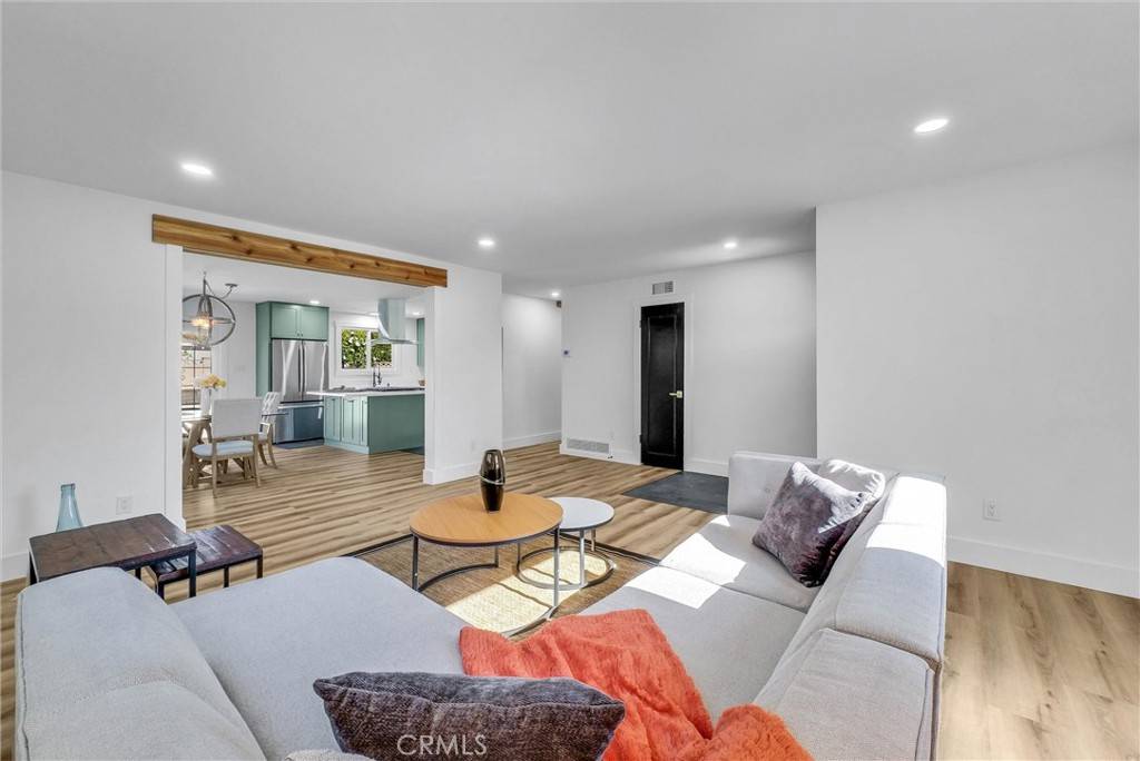 Buena Park, CA 90620,8054 Teakwood CIR