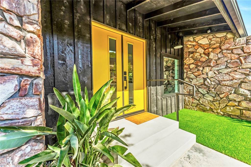 Redlands, CA 92373,1909 Canyon RD