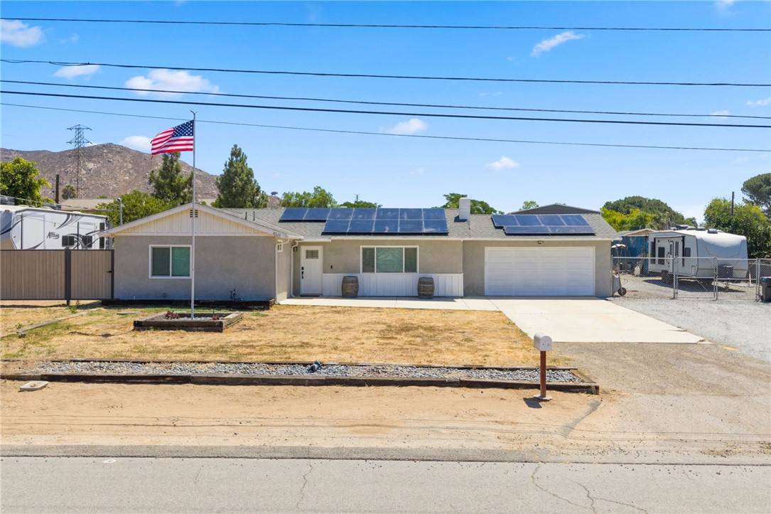 Jurupa Valley, CA 92509,4020 Vernon AVE