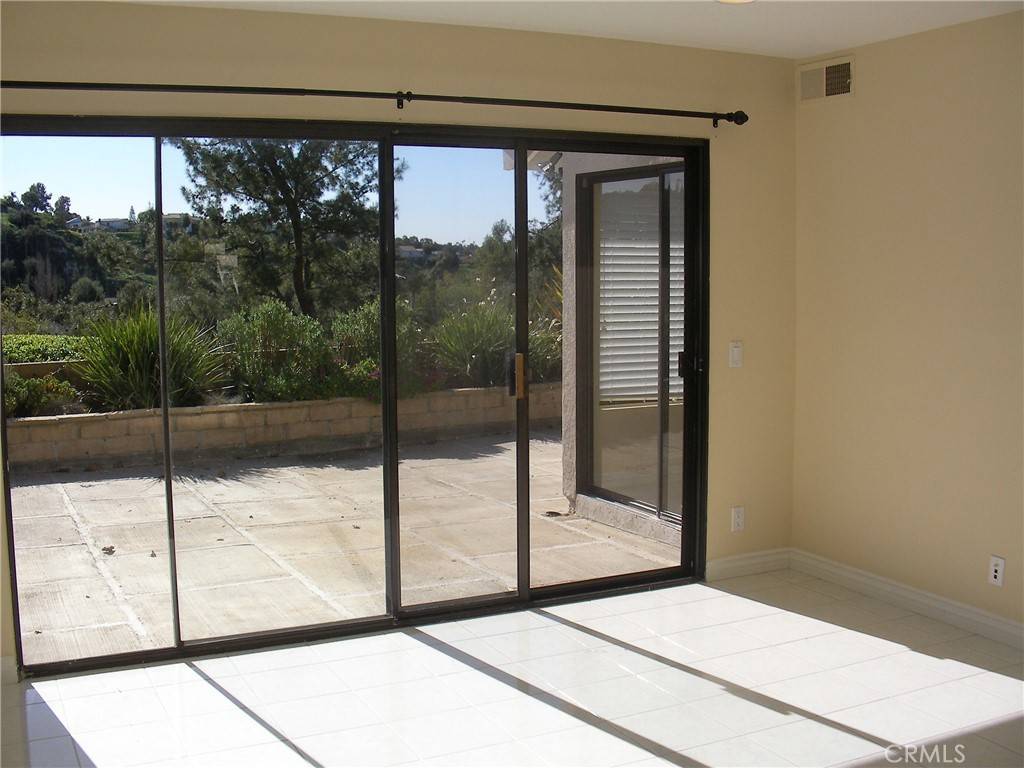 Lake Forest, CA 92630,22248 Summit Hill DR #8