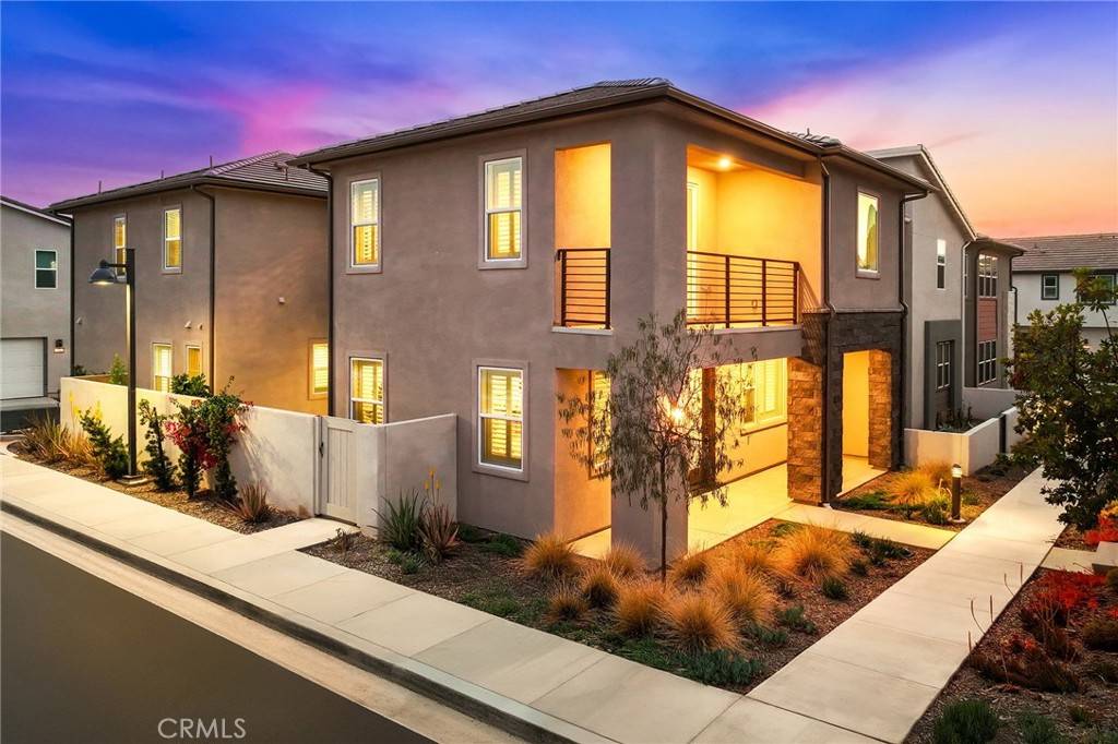 Irvine, CA 92618,208 Zawn