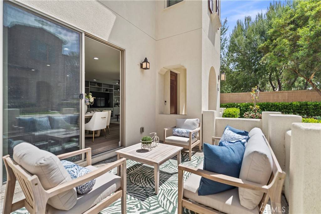 Irvine, CA 92618,166 Borrego