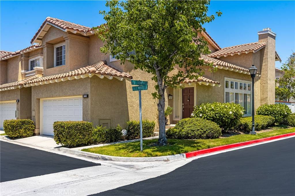 Tustin, CA 92782,2461 Calle Montella