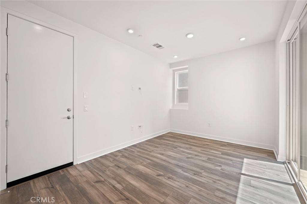 Santa Ana, CA 92705,609 S Lyon St