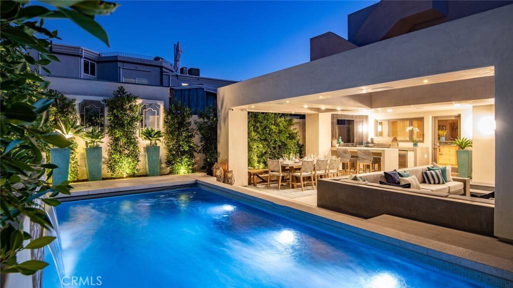 Hermosa Beach, CA 90254,2540 Manhattan AVE