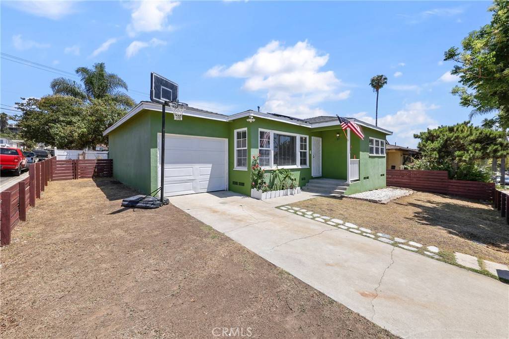 Signal Hill, CA 90755,1992 Raymond AVE