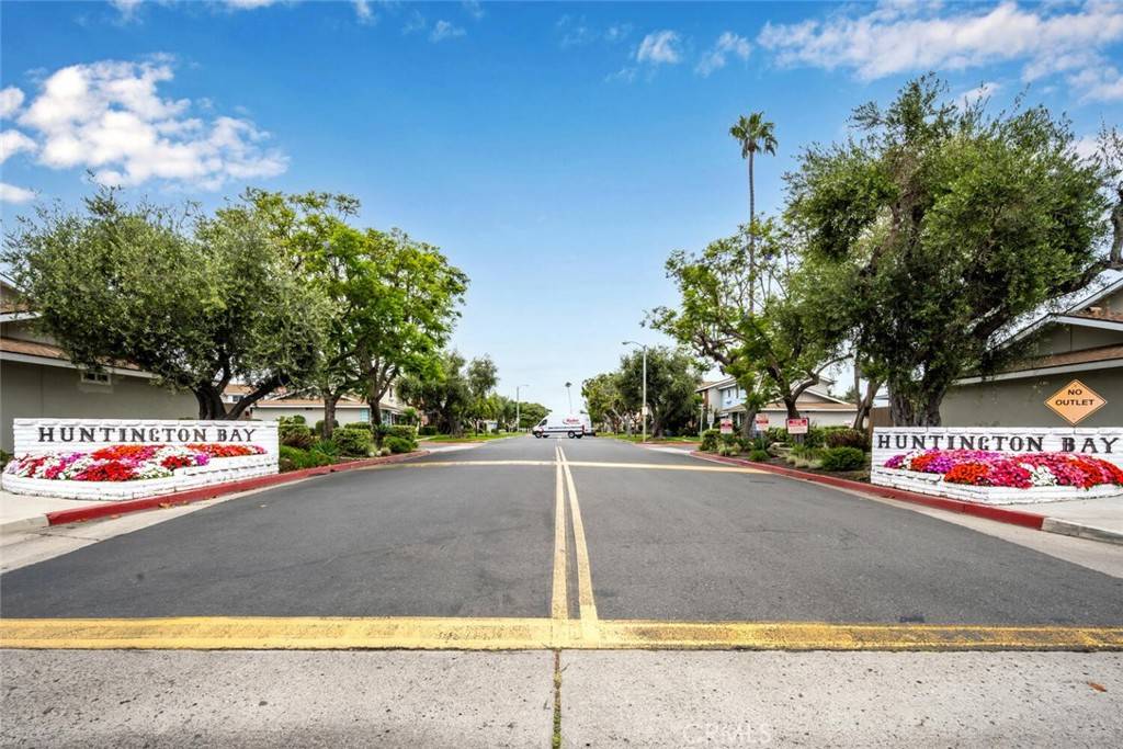 Huntington Beach, CA 92646,10158 Ascot CIR