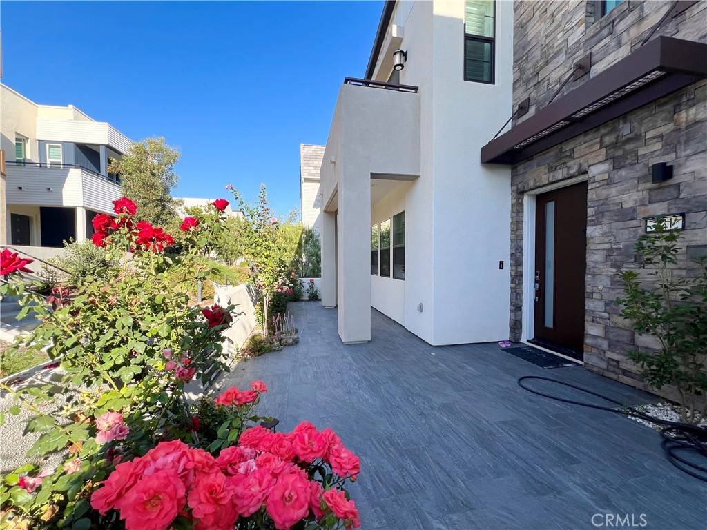 Irvine, CA 92618,231 Sawbuck