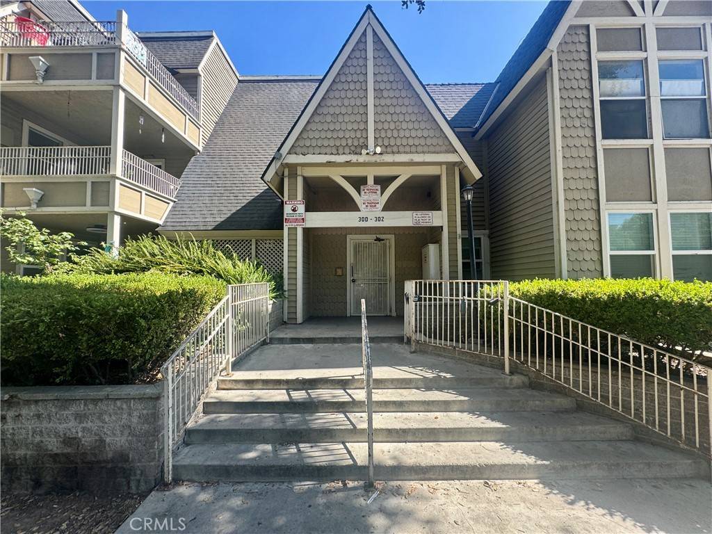 Santa Ana, CA 92701,300 E Chestnut AVE #301