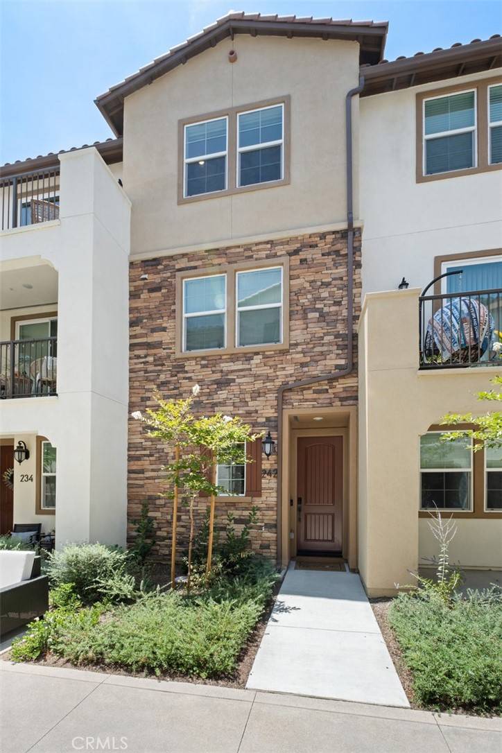 Mission Viejo, CA 92679,242 Niebla Ln