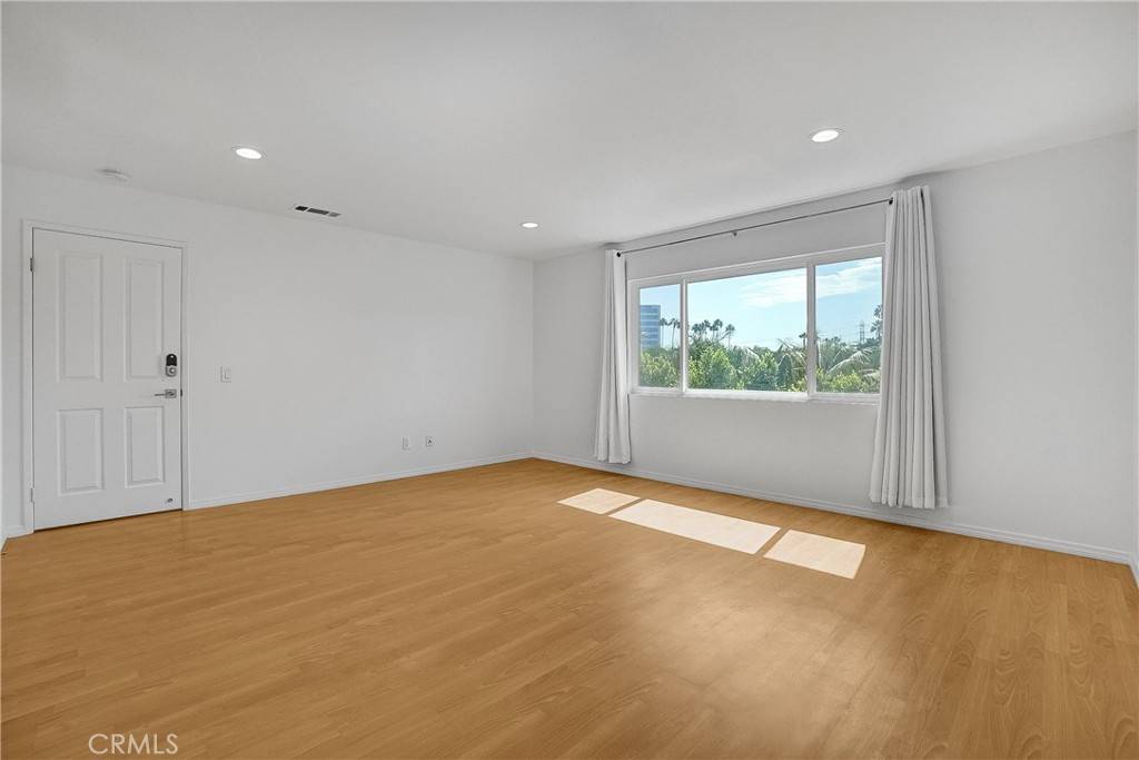 Irvine, CA 92618,76 Millbrook