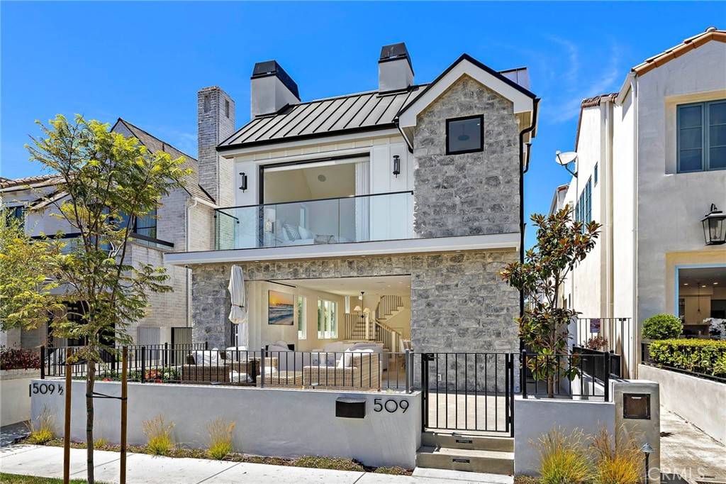 Corona Del Mar, CA 92625,509 Carnation